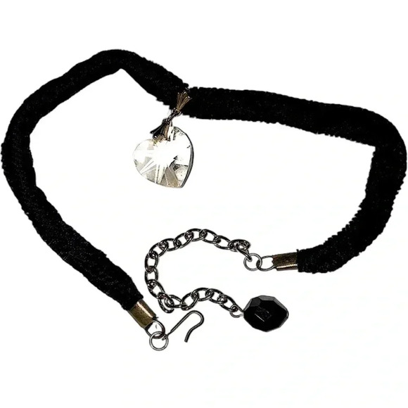 Clear Glass Crystal Heart Velvet Choker Necklace - Picture 2 of 4